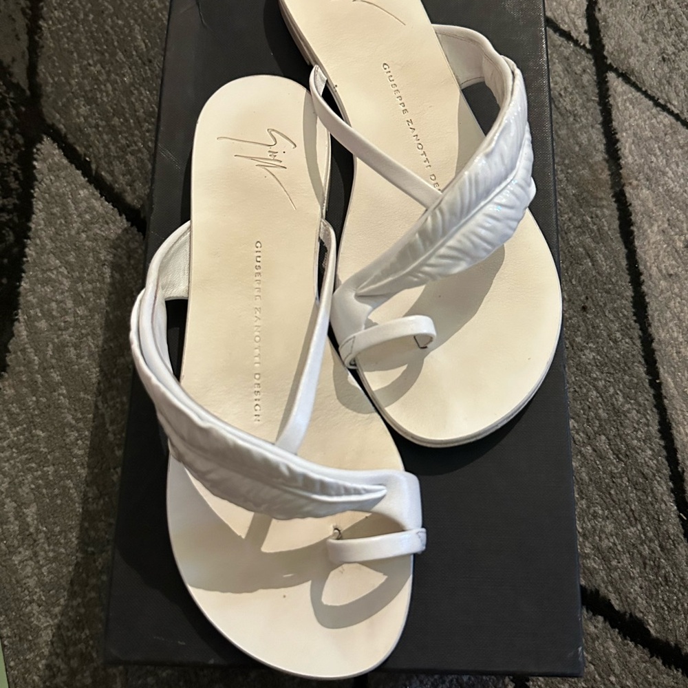 Giuseppe sandals